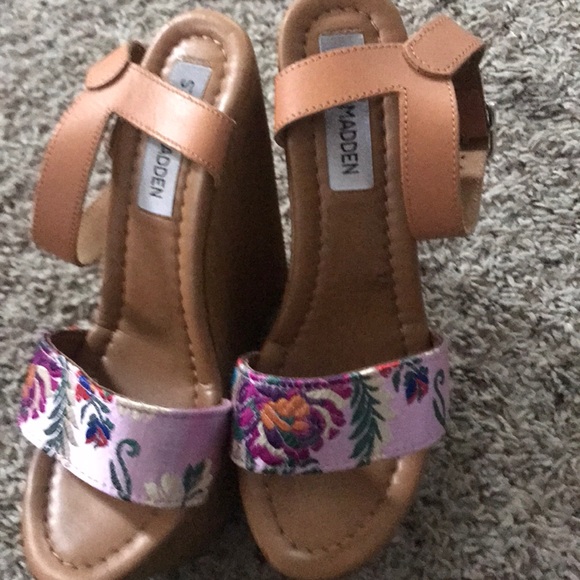 Heels - Picture 4 of 4